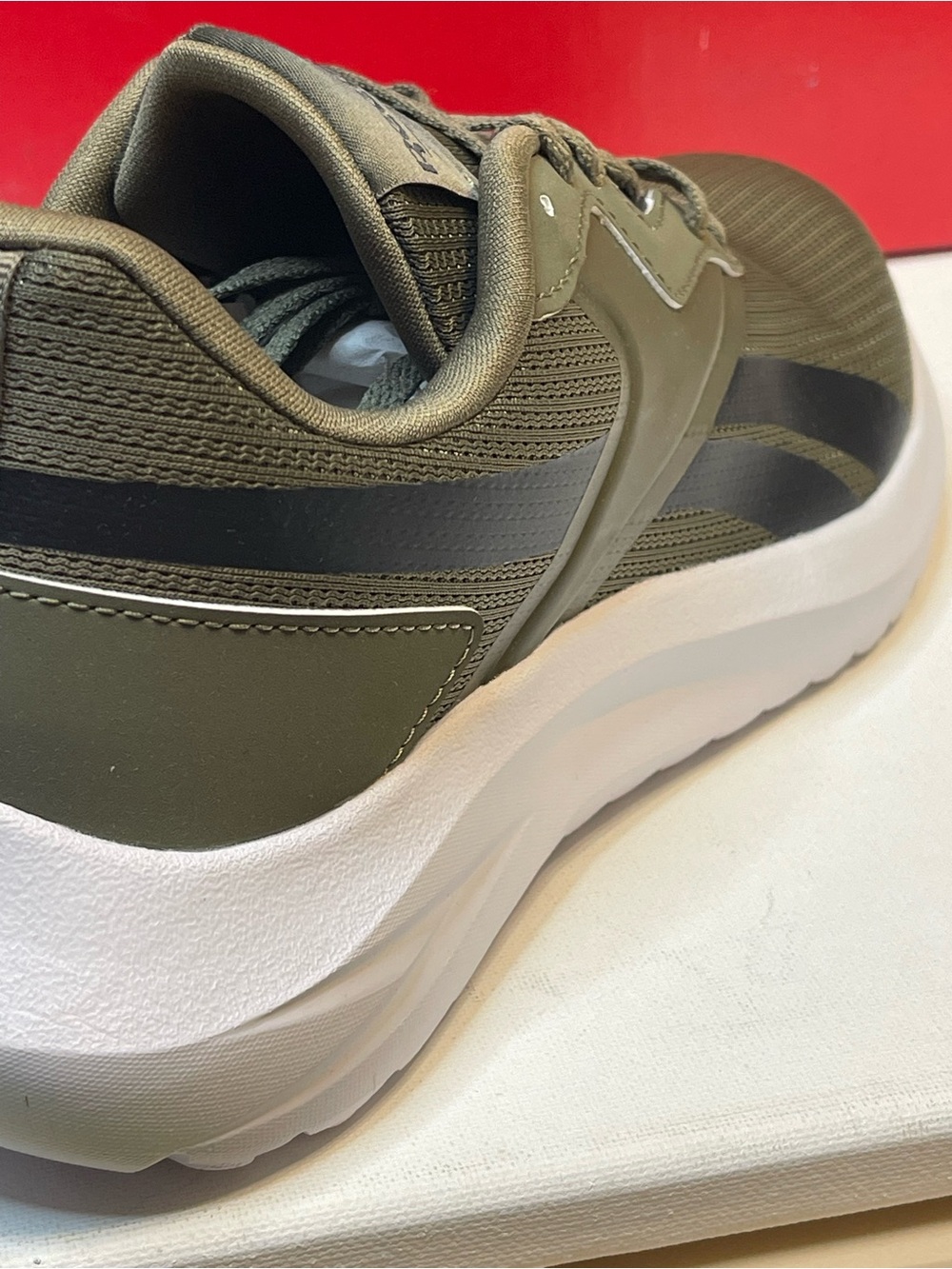 NIB REEBOK MENS ENERGEN LUX RUNNING SHOE SIZE 8 ARMY GREEN/BLACK/WHITE - Picture 8 of 14